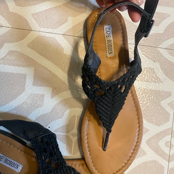 Woven black sandal - size 8 - Picture 2 of 4